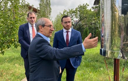 Անդրադարձել են «Հայասաթ-1»-ին և հետագա առաքելությունների հետ կապված պլաններին. Մխիթար Հայրապետյանն այցելել է «Բազումք»