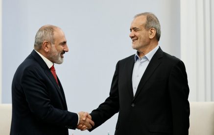 Իրանի առաջնահերթությունն է զարգացնել հարաբերությունները հարևան և բարեկամ պետությունների հետ: Հայաստանն այդ երկրներից մեկն է. Փեզեշքիանը՝ Փաշինյանին