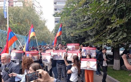 ՀՀ իշխանությունների քաղաքականությունը ադեկվատ չէ ստեղծված իրավիճակին. Գագիկ Բաղունցը՝ Բաքվում պահվող հայ գերիներին ազատելու եւ ՀՀ կրավորական կեցվածքի մասին