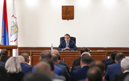 Եթե ուզում ենք Երևանում ունենալ շարունակական զարգացող հասարակական տրանսպորտ, աջակցեք այդ գործում. օգտվեք կա՛մ տոմսային համակարգից, կա՛մ միշտ ունեցեք 100 դրամանոց մետաղադրամ. Ավինյան