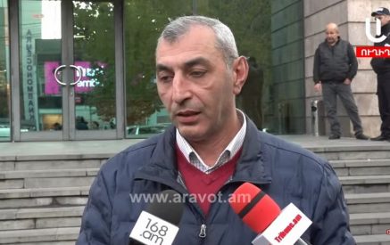 Ինչո՞ւ Արարատ Միրզոյանին ծեծելու մեջ մեղադրվողի կալանքի ժամկետը կրկին երկարաձգվեց. փաստաբանը՝ պատճառների մասին