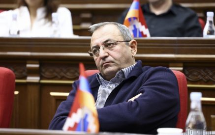 «Տնտեսության ոսկե կանոնով պրոգրեսիվ հարկման համակարգն ուղիղ արդարություն ապահովող համակարգ է, այդ համակարգը վերացնում եք, եկել հարկման համակարգի արդարությունի՞ց եք խոսում»․ Արծվիկ Մինասյան