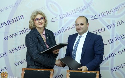 Հայաստանում սոցիալական բնակարանային ապահովման քաղաքականության բարելավման և զարգացման նպատակով՝ ԱՍՀ նախարարության ու CRS-United States Conference of Catholic Bishops-ի միջև ստորագրվել է փոխըմբռնման հուշագիր