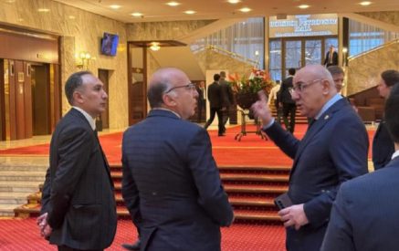 Գուրգեն Արսենյանը «հակապետական» որակեց ռուս պաշտոնյաների մասնակցությամբ համաժողովը