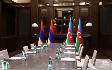 «Որքան էլ փորձի Փաշինյանը ժողովրդին մոլորեցնել՝ Ալիևի հետ եկել են ջենթլմենական համաձայնության, սուտ է»․ Արթուր Խաչատրյան