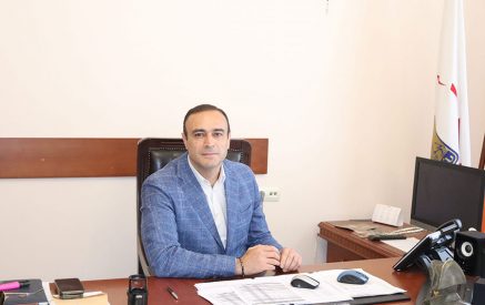 Աջափնյակի թաղապետ Կամսար Բաբինյանը հրաժարականի դիմում է գրել և հրաժեշտ տվել աշխատակազմին