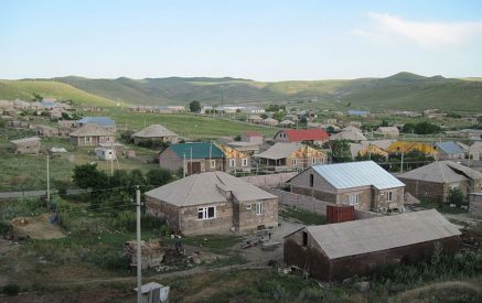 Ինչո՞ւ էին վրդովվել Լուսաղբյուրի բնակիչները․  ծնողների պահանջով՝ դպրոցի տնօրենը հրաժարական է ներկայացրել