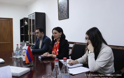 Պաշտպանի հետ քննարկվել են «Իրավահավասարության ապահովման և խտրականությունից պաշտպանության մասին» օրենքի և հարակից օրենքների նախագծերի փաթեթները