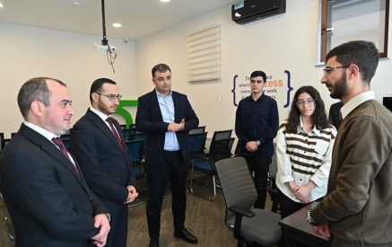 Մխիթար Հայրապետյանն այցելել է «Գուրուս» ընկերություն, որը մատուցում է բիոմետրիկ ծառայություններ աշխարհահռչակ բիոտեխնոլոգիական, դեղագործական և պայմանագրային հետազոտական ընկերություններին