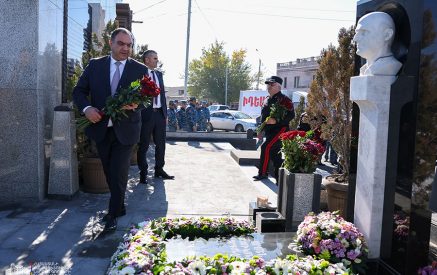 Վահե Ղազարյանը ու ՆԳ նախարարության ղեկավար կազմը հարգանքի տուրք են մատուցել ծառայողական պարտականությունները կատարելիս զոհված ոստիկանների հիշատակին