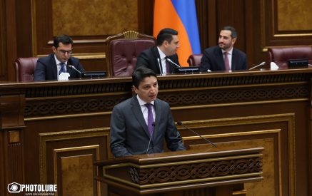 «Երբ խոսում եք հերոս հանրային ծառայողների մասին, միանգամից հիշում եմ ձեր կառավարության Տաթեւիկ Ռեւազյանին»․ Արթուր Խաչատրյանը՝ Վահե Հովհաննիսյանին