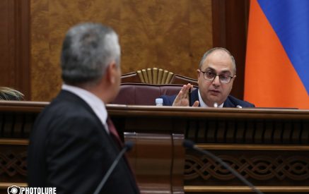 «Հուսով եմ, սա ձեր կողմից վերջին համարձակությունն էր իմ ելույթն ընդհատելու»․ լեզվակռիվ Էդգար Ղազարյանի եւ Վլադիմիր Վարդանյանի միջեւ