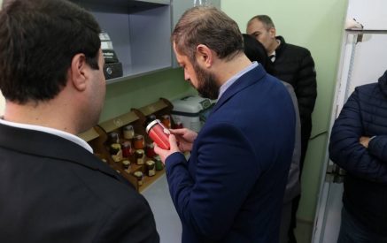 Դժվար չէ կռահել, որ ՔԿ հաղորդագրության հերոսն ու Գևորգ Պապոյանի այցելած ընկերությունը նույնն են՝ «Եղվարդի նեկտար». «168 ժամ»