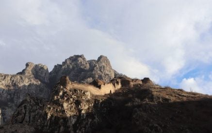 Արդեն կան առաջին գտածոները. պեղումներ «Բաղաբերդ» ամրոցի տարածքում` նոր բացահայտումների սպասումով
