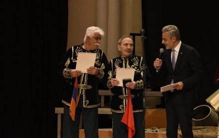 «Ակունքը» 50 տարեկան է. համույթի մի խումբ անդամներ ԿԳՄՍՆ-ի ոսկե մեդալով են պարգևատրվել 