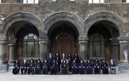 Գերագույն հոգևոր խորհուրդը վերահաստատեց իր հանձնառությունն աջակցելու բոլոր այն նախաձեռնություններին, որոնք ուղղված են հայ ժողովրդի իրավունքների պաշտպանությանը, ազգային ինքնության պահպանմանը և տարածաշրջանում խաղաղության հաստատմանը