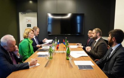 Նախարար Լուտի հետ հանդիպմանը Պապոյանն ընդգծել է երկկողմ համագործակցության կարևորությունը, հատկապես՝ պարենային անվտանգության ոլորտում