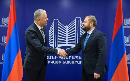 Պապոյանը և դեսպան Մարագոսը քննարկել են ՀՀ-ԵՄ առևտրատնտեսական համագործակցությանը վերաբերող հարցեր
