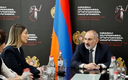 «Ուզում ենք դատական համակարգ, որն ի վիճակի լինի ներդնել ստանդարտ, այդ թվում՝ արդարության և արդարադատության». Փաշինյանն ԱՆ աշխատակազմին է ներկայացրել  նախարար Գալյանին