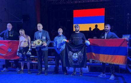 Բռնցքամարտիկ Յուրի Սաքունցը Չեխիայում հաղթել է թուրք մրցակցին՝ նվաճելով երկրի չեմպիոնական գոտին