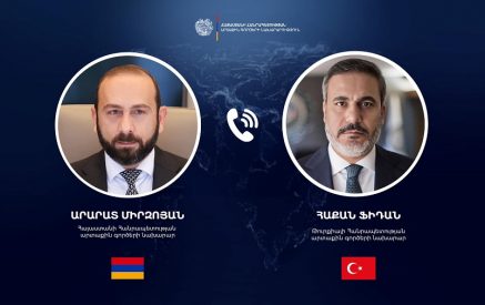Արարատ Միրզոյանը հեռախոսազրույց է ունեցել Թուրքիայի արտաքին գործերի նախարարի հետ