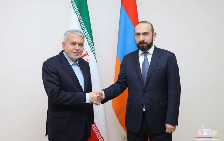 Հայաստանի և Իրանի նախարարները քննարկել են Հայաստանի և Իրանի միջև երկկողմ հարաբերությունների շարունակական զարգացմանը միտված քայլերը