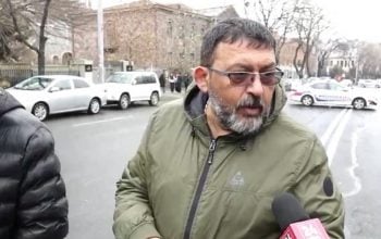 Տարածում են նախաքննական գաղտնիքից «արտահոսած» տեսանյութ՝ հենաշարժողական խնդրով Արսեն Ղուկասյանի ձեռնափայտը ներկայացնելով որպես մետաղական ձող կամ մահակ. փաստաբան