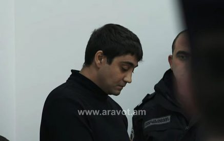 Քեզ լավ ճանաչելով, ու հիմք ընդունելով ինձ հասած տեղեկությունները՝ կրակը վերածվել է հրդեհի, քանի որ թողել, էնտեղից փախել ես. այրված զինվորների գործով մասնակից