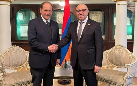 Գուրգեն Արսենյանը հանդիպել է ՌԴ-ում Գերմանիայի դեսպան Ալեքսանդր Գրաֆ Լամբսդորֆի հետ