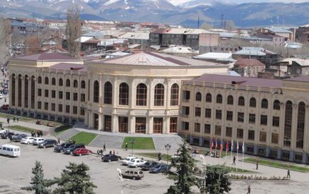 Գյումրու քաղաքապետի ժ/պ-ն պատրաստվում է կրճատել «անիմաստ» հաստիքները