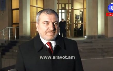 Զինվորական կացարանի հրդեհից մի քանի ժամ առաջ մեկ այլ զինվորի ծնողներ նրա ընկերների հետ գտնվել են կացարանում ու որոշակի խոսակցություններ են տեղի ունեցել. փաստաբան