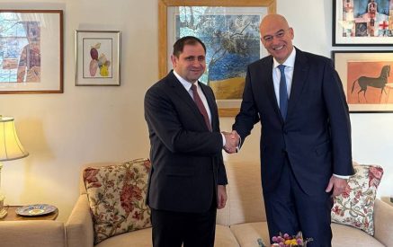 Պապիկյանն ու Դենդիասը քննարկել են պաշտպանության բնագավառում Հայաստան-Հունաստան համագործակցության ներկայիս կարգավիճակն ու հեռանկարներին առնչվող հարցերը