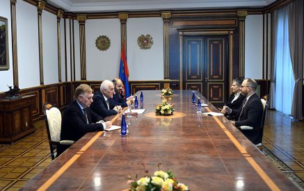 Վահագն Խաչատուրյանն ընդունել է ամերիկյան «Philos Project» կազմակերպության նախագահ Ռոբերտ Նիքոլսոնին և «Save Armenia» դաշինքի հիմնադիր, ամերիկահայ գործարար Ջեյմս Թուֆենկյանին