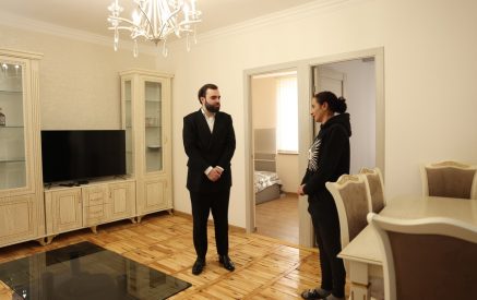 «Բադալյան եղբայրներ ընկերությունների» խումբը բնակարան է գնել Արցախից ընտանիքի համար