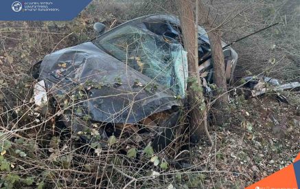 Իջևան-Նոյեմբերյան ավտոճանապարհին «KIA»-ն դուրս է եկել ճանապարհի երթևեկելի հատվածից և բախվել ծառին