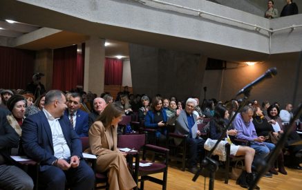 Իմ հայացքները մնում են նույնը, իսկ եթե մարդիկ եկել էին իմ համերգին եւ շնորհավորում էին ինձ, ես ի՞նչ պետք է անեի. Ռոբերտ Ամիրխանյան. «Հրապարակ»