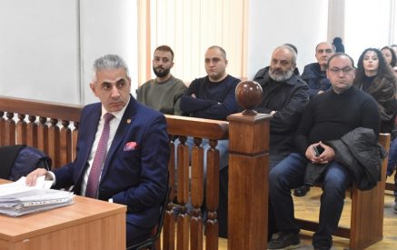 Էդգար Ղազարյանը արձանագրեց, որ իր նկատմամբ բռնություն կիրառելու գործով դատական նիստերը հետաձգվում են միայն պաշտպանական կողմի չներկայանալու պատճառով