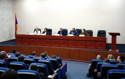 Քննարկվել են Հայաստանում տեքստիլ արդյունաբերության զարգացման միտումները