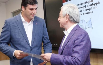 Երկրի կառավարիչները զբաղված են կեղծ կրթական ծրագրերով, տուրիստական արշավներով և ընտանեկան փոդքաստ վարելով՝ անտեսելով երկրի անվտանգային և սոցիալական հիմնախնդիրները. Հենրիխ Դանիելյան
