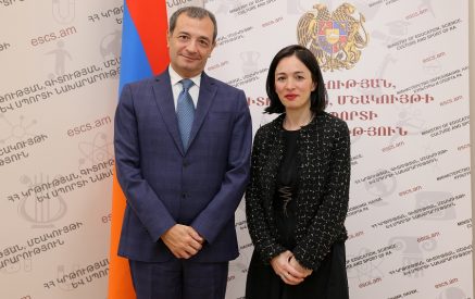 Դեսպանի հետ հանդիպմանը նախարար Անդրեասյանը կարևորել է իտալերենի զարգացմանն ուղղված ծրագրերն ինչպես բուհական, այնպես էլ հանրակրթական համակարգում