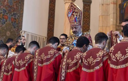 «Քաջ գիտակցեք, որ խոնարհություն չի նշանակում վախկոտություն». Մայր Աթոռում տեղի ունեցավ սարկավագական ձեռնադրություն
