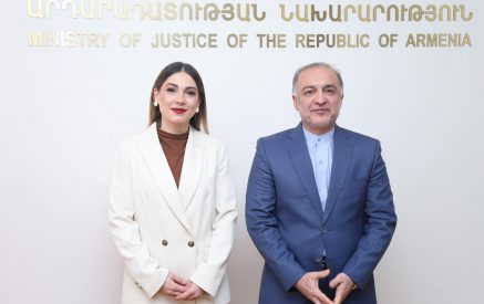 «Պատուհանը բացելիս՝ մաքուր օդի հետ փոշի էլ է մտնում». ԻԻՀ դեսպանը կարևորել է խնդիրներին միասնական լուծում տալու ձևավորված պրակտիկայի կատարելագործումը