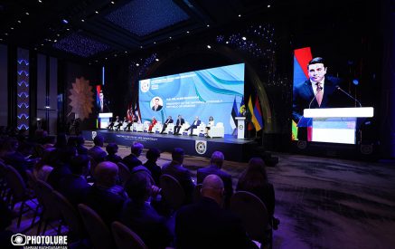 «Եթե հարձակվում եք Հայաստանի վրա, հարձակվում եք ժողովրդավար պետության վրա». Ալեն Սիմոնյան
