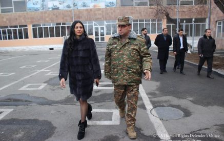 Անահիտ Մանասյանն այցելել է ՀՀ պաշտպանության նախարարության կենտրոնական հավաքակայան, դիտարկել է զորակոչի ընթացքը