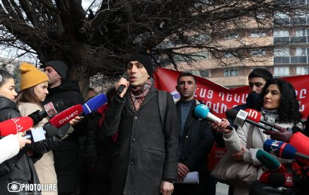 Արտակ Բեգլարյան. «Ի՞նչ սպասել մի իշխանությունից, որը պատրաստվում է Ադրբեջանի դեմ միջպետական գանգատները հետ վերցնել. «Հրապարակ»