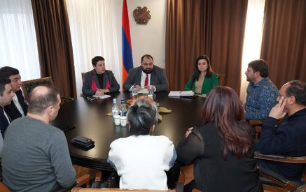 Քննարկվել են ոսկերչության ոլորտում իրականացվող պետական քաղաքականությանը, պետական աջակցության գործիքակազմին, ոլորտում գործող հարկային դաշտի բարելավման հնարավորությունները