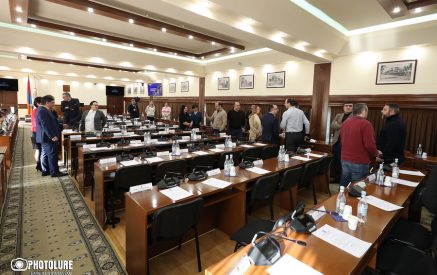 «Թող քավության նոխազ չդարձնեն Սուրեն Գրիգորյանին, ժողովուրդը պիտի հասկանա, որ դրա պատասխանատուն Սուրեն Գրիգորյանը չէ․ ամեն ինչի ղեկավարը Նիկոլ Փաշինյանն է եղել»․ Մեսրոպ Մանուկյան