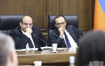 ԱԺ-ում կայացել է աշխատանքային քննարկում` Երեւանի օդի աղտոտվածության, առկա խնդիրների եւ դրանց լուծման վերաբերյալ