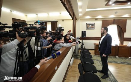 Մինչեւ պաշտոն ստանալը՝ խելոք, պուպուշ տղերք էին, պաշտոն են ստացել, հաբռգել են. Սամվել Հակոբյան