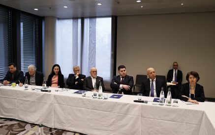 «Խելոքը սովորում է ուրիշների սխալների վրա, հիմարը՝ իր սխալների վրա» ասացվածքը նույնն է, թե ուրիշը կարդա՝ դու սովորես: Ո՞նց կլինի այդպես». Նիկոլ Փաշինյան